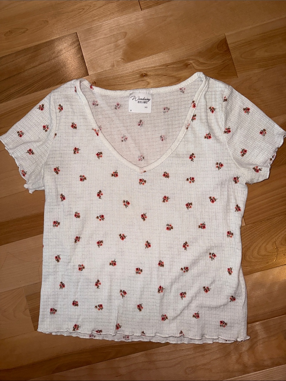 Waffle Knit V-Neck Tee in White with Red Floral Print S